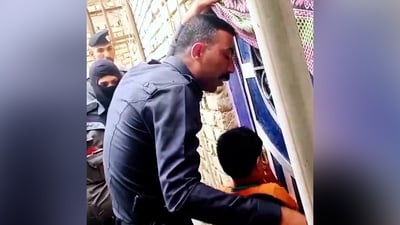 بعد أن سكبت “البنزين” على نفسها.. ضابط يقنع فتاة بالعدول عن الانتحار في الديوانية