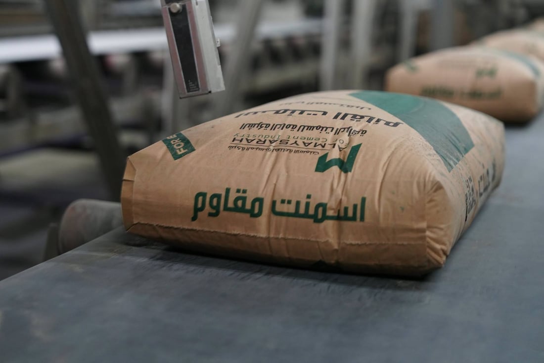 صور: العراق يبدأ بتصدير 7,500 طن من السمنت شهرياً إلى سوريا