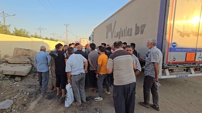 غداً.. سواق تريلات العراق بانتظار “بشارة” من بيروت بعد وعد السوداني