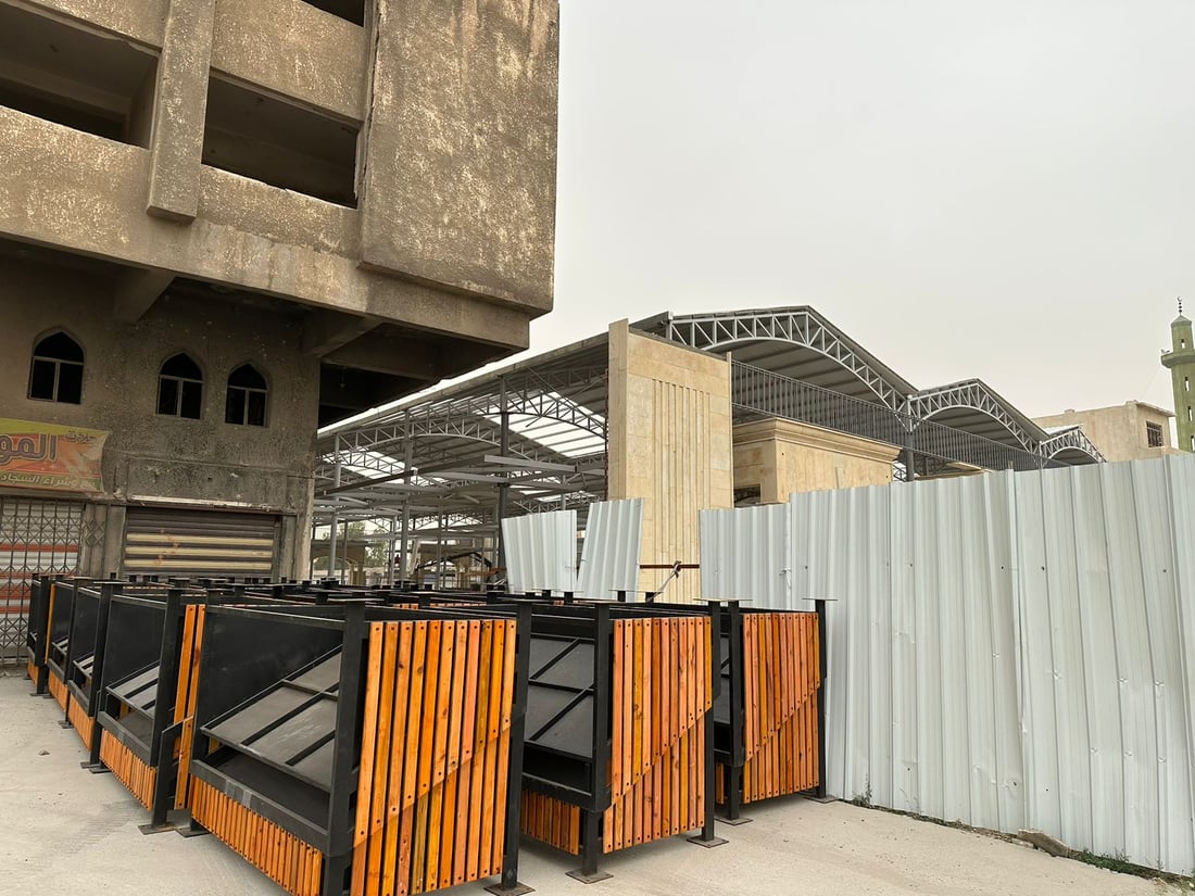 العمل يشارف على نهايته.. جولة مصورة من سوق الموصل النموذجي في باب الطوب