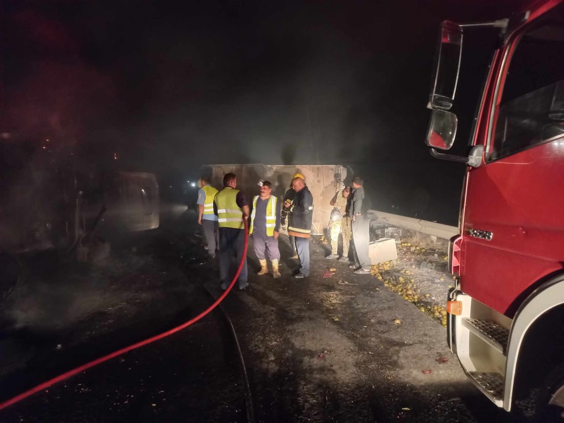 تانکەرێک لەسەر رێگای دەربەندیخان – زەڕایەن خۆی و ئۆتۆمبێلێکی دیکە و شاخێکیشی سووتاند