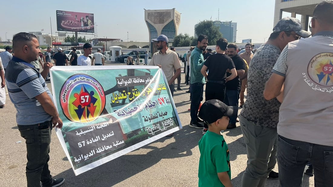 صور من وقفة اليوم قرب جامع بنيّة: يحتجون منذ سنوات ضد قانون حضانة أطفال المطلقين