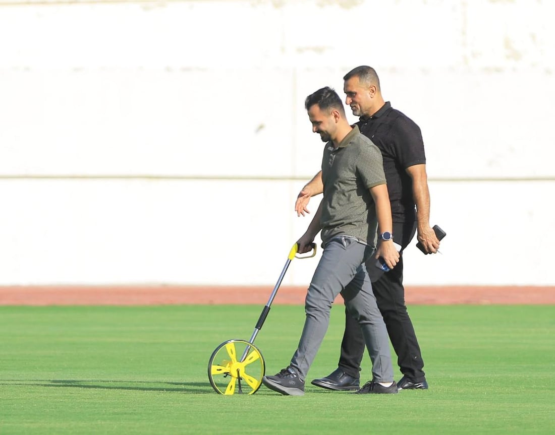 صور: لجنة من اتحاد الكرة تدقق ملفات النجف ونفط ميسان تمهيداً لدوري النجوم