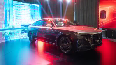 چین ئۆتۆمبێلێكی هاوشێوەی “مایباخ”ی ئەڵمانی خستە بازاڕی كوردستانەوە