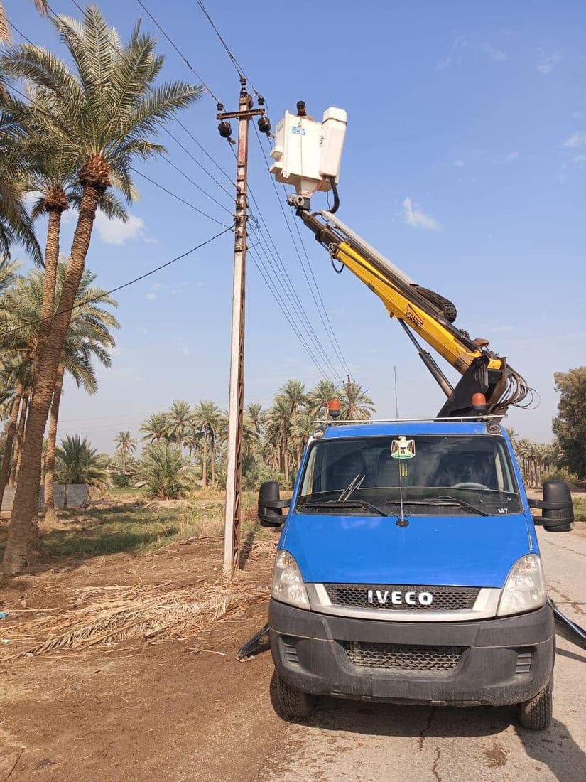 أبو غريب: بعد انقطاع 14 يوماً.. الكهرباء تعود لناحية النصر والسلام (صور)