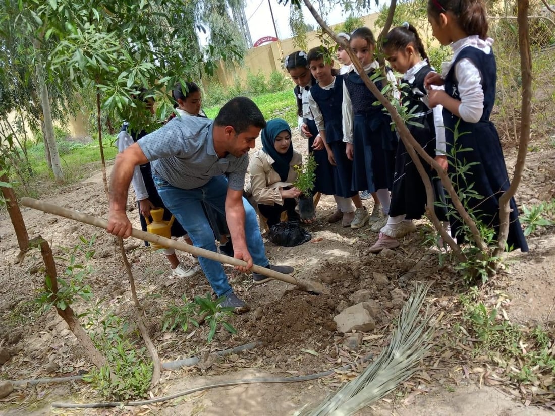 الجوري وكف مريم.. حملة بقيادة بنات ”رابع ابتدائي“ لزراعة حديقة ”السلسبيل“