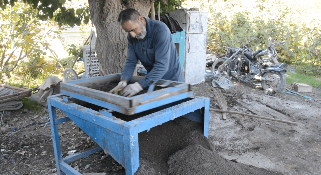 Salah Al-Din farmer turns to organic worm farming to produce fertilizer