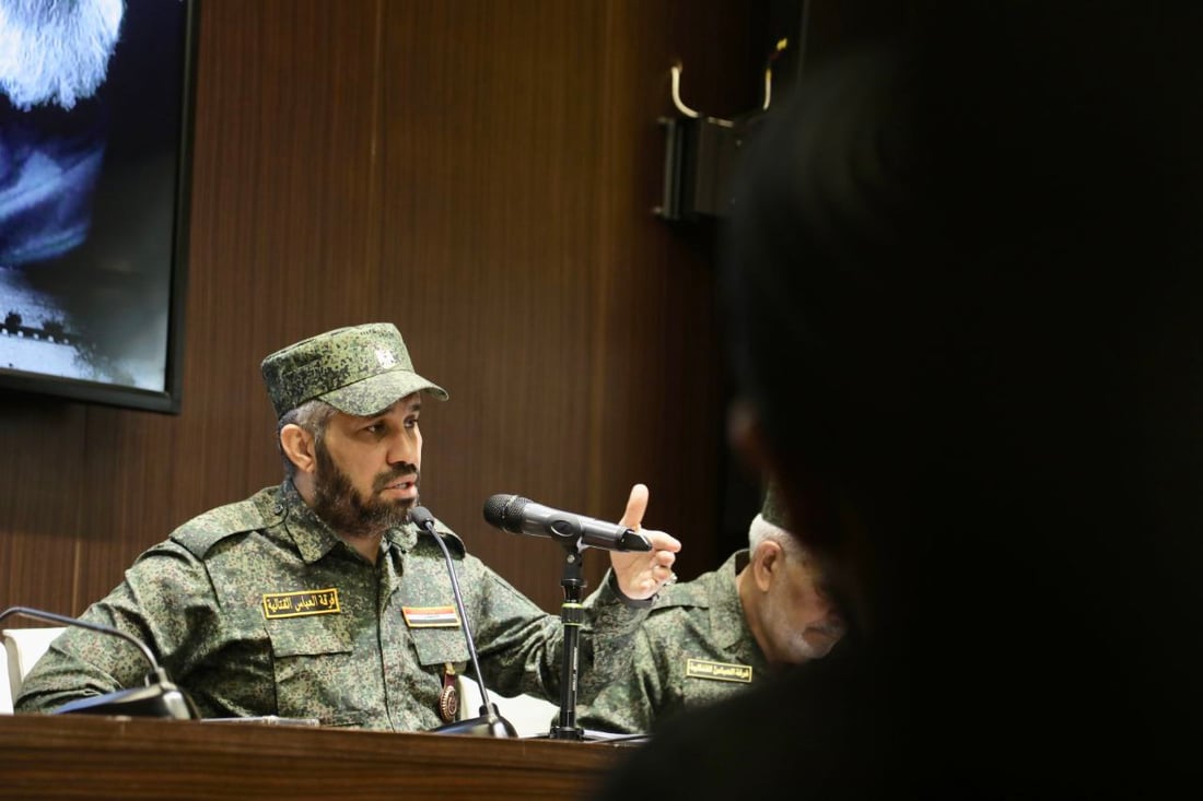 صور: ميثم الزيدي يجتمع بمقاتليه لمناقشة جاهزية فرقة العباس