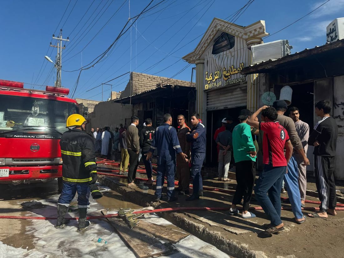 صور: حريق يلتهم 4 محال تجارية وسط الزبير.. الدفاع المدني أخمد النيران