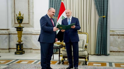 رئيس الجمهورية يسلم محمد سمعان مرسوم تعيينه محافظاً لكركوك