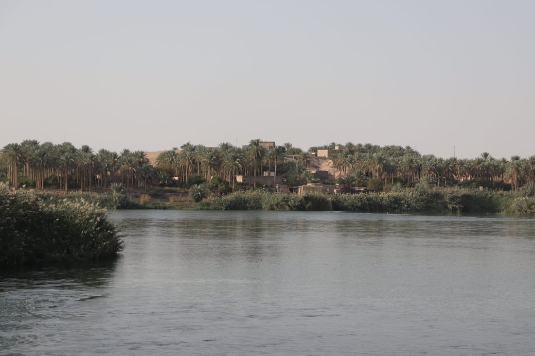 صور من نهار البغدادي: “رقّية” في الفرات و3 ساعات سباحة كافية لتجاوز الذروة