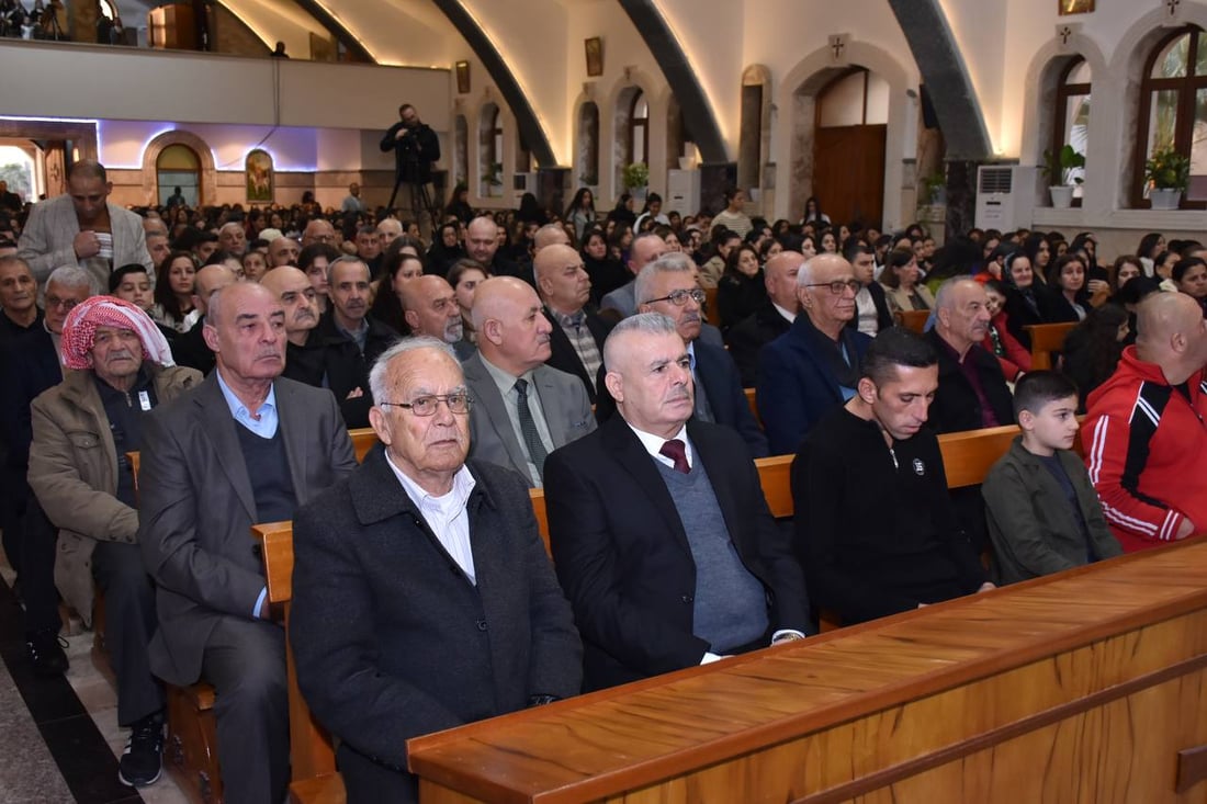 الحمدانية قبل قليل: قداس الميلاد حزين في كنيسة مار بهنام باستذكار فاجعة العرس