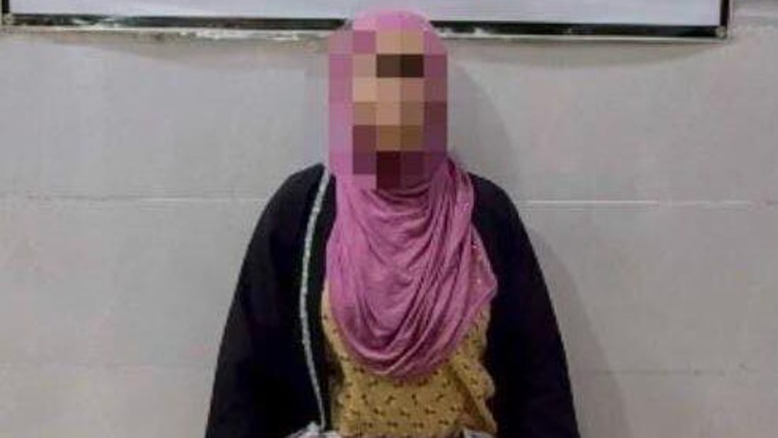 امرأة تذبح عروساً بالسكين في حظيرة أبقار بصلاح الدين