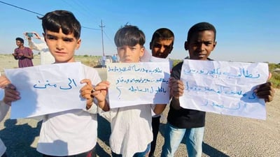 Students, parents protest teacher shortage by blocking road in Al-Islah district