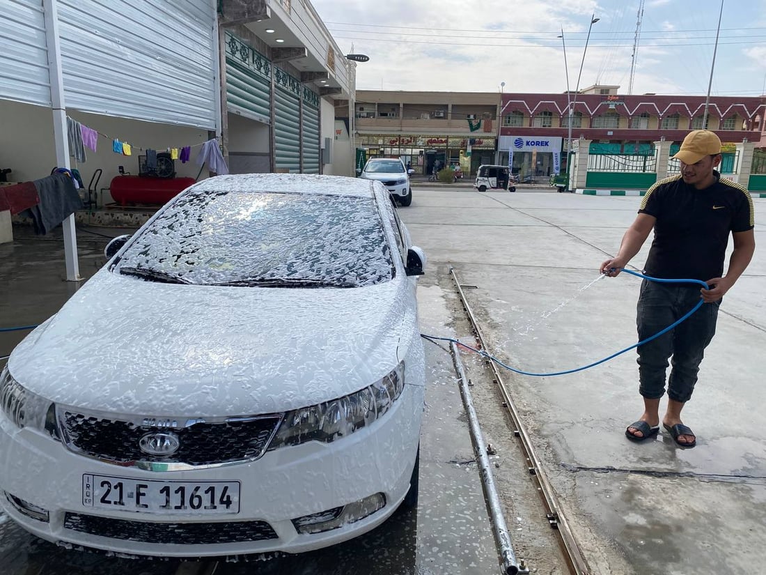 اغسل سيارتك بـ5 دقائق.. “قلعة هيت” تنصب أول منظومة ذكية لتنظيف العجلات (صور)