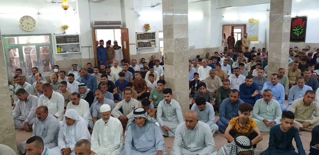 صور من صلاة العيد في مسجد الزهراء وسط حمرين