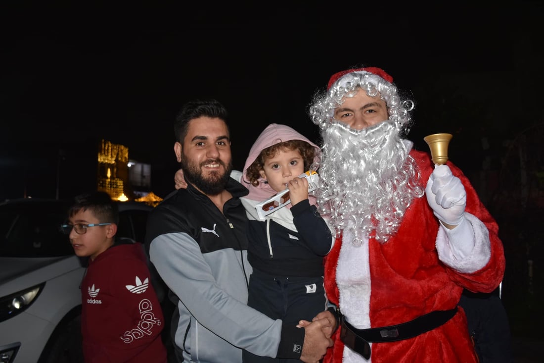 صور: بابا نؤيل يفاجئ الأطفال في عينكاوة