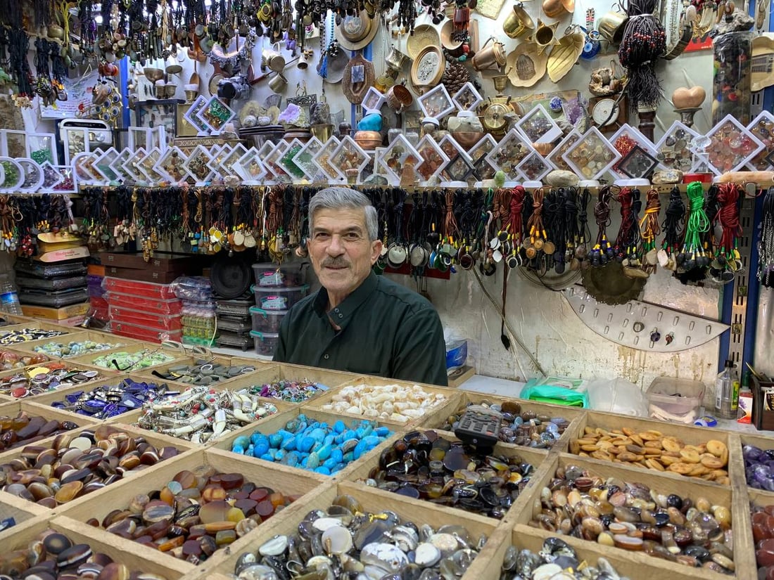 أسد ودب قطبي وأرخصها الهدهد.. الكربلائي تعلم التحنيط واشتهر في كّل العراق (صور)