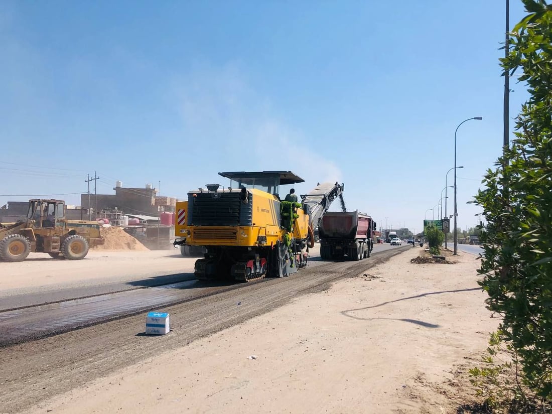 مسار جديد للسيارات.. صور من انطلاق أكبر حملة تأهيل لطرق بابل