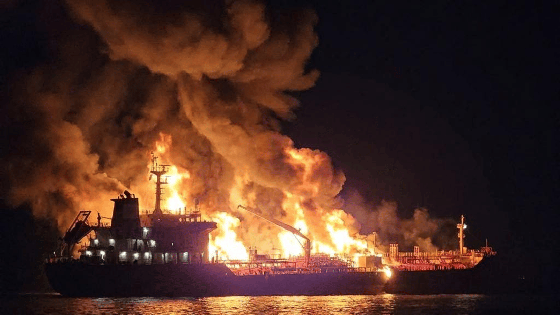 العراق يقلص عدد البحارة في الموانئ ويستبدل موقع الصعود بعد قصف خور عبدالله