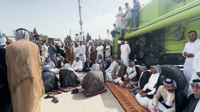 مزارعو 4 محافظات طبخوا الطعام وافترشوا التبليط: ننتظر اتصالا من السوداني (فيديو)