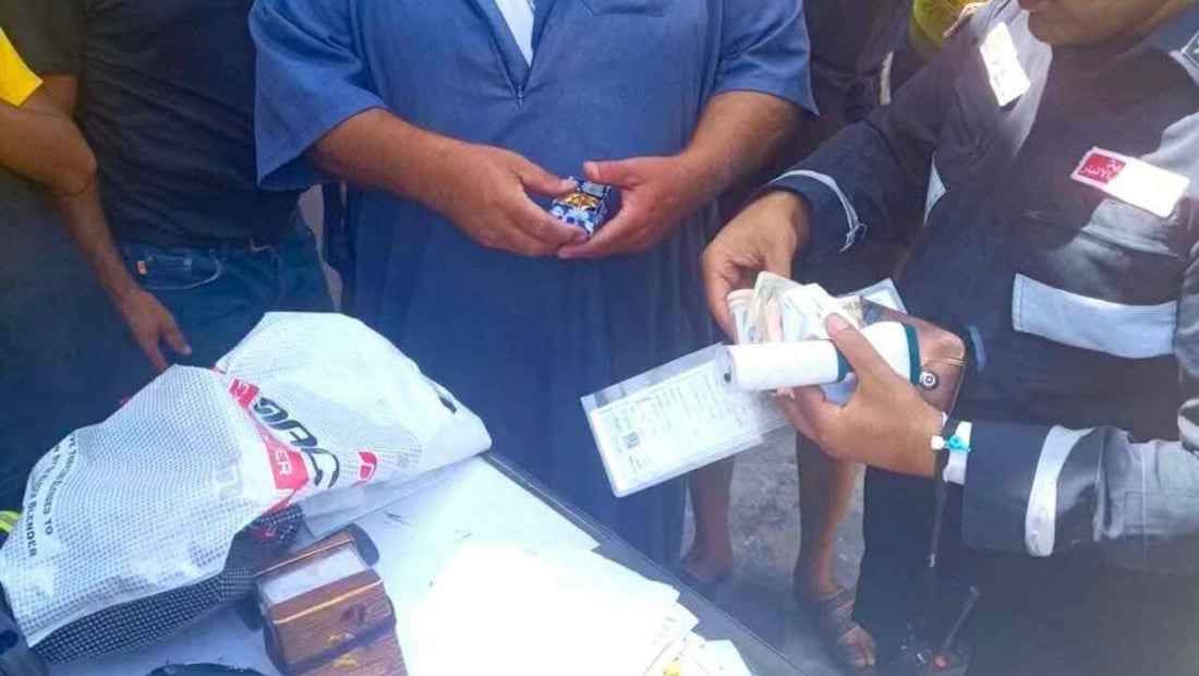 إطفاء الأنبار تخمد حريقاً بالكرمة وتعيد الذهب والأموال لصاحب الدار