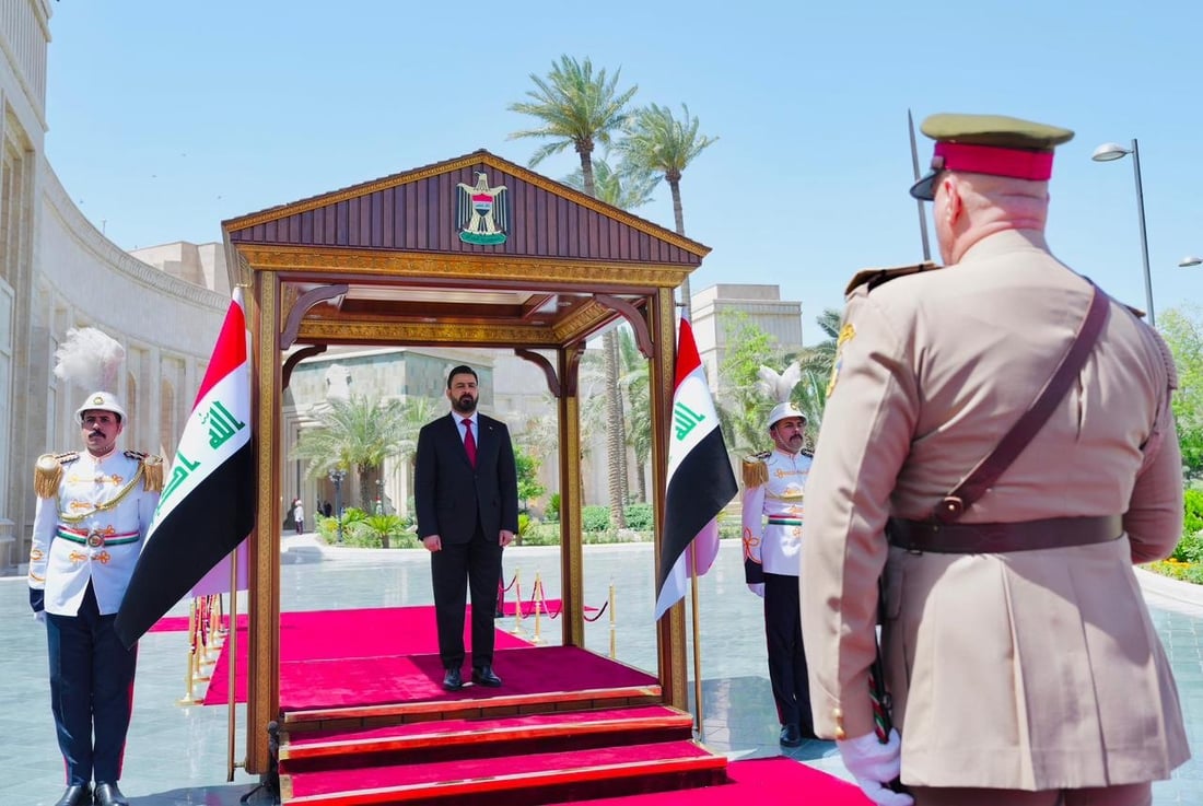 الزيدي على السجادة الحمراء يدخل قصر الحكومة رئيساً للوزراء رسمياً (صور)