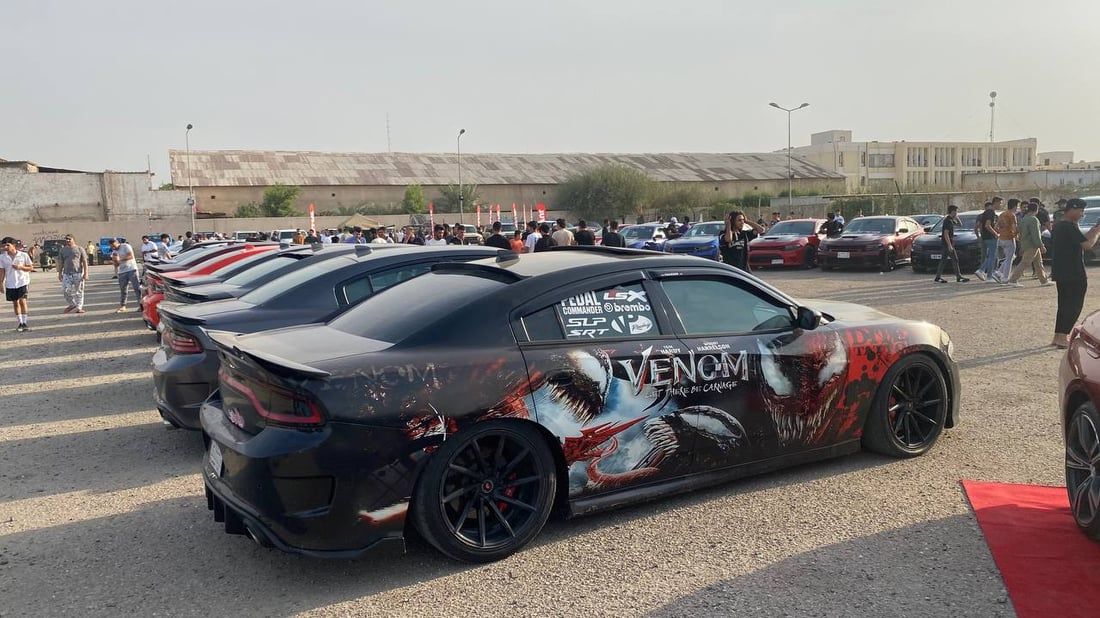 صور: يزعم أنها أقدم رولز رايس في العراق.. تجمع حاشد للسيارات الرياضية في البصرة