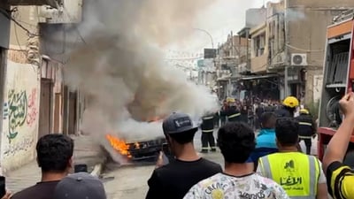 فيديو من الموصل قبل قليل: عقب سيجارة قرب الجامع الكبير يتسبب بحرق “أوبل”
