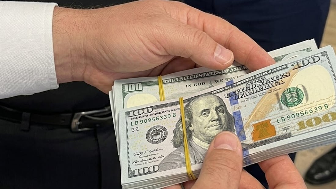 فيديو: الإطاحة بمبتز طلب “دفترين” للإفراج عن متهم مكفل في كربلاء