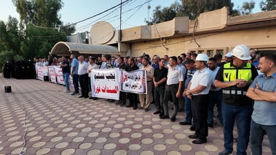 احتجاجات حاشدة في النجف.. مهندسون يرفضون رفع كلفة أراضي الإسكان
