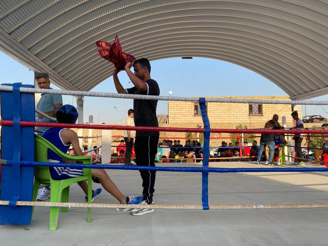 نزالات مشتعلة بين أشبال الحشد وذي قار في بطولة للملاكمة (صور)