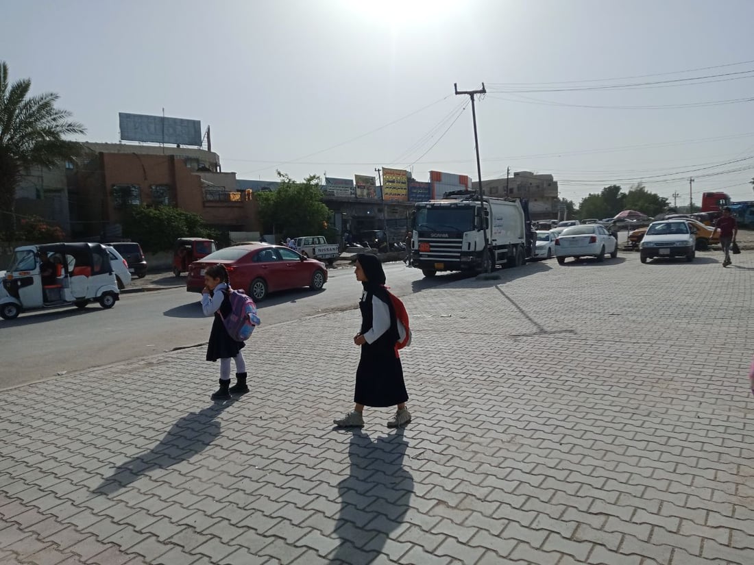 قلق في المشتل من حوادث “التكتك”.. الأهالي يطلبون حضور المرور في شارع المدارس