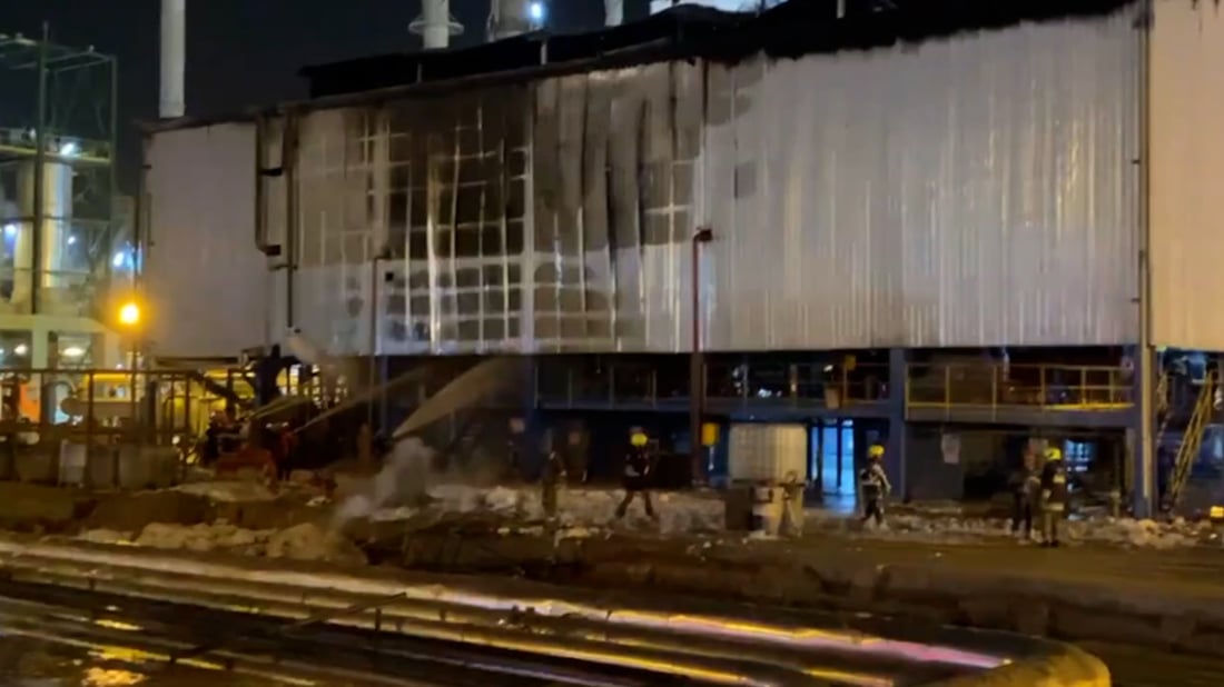 مشاهد أولية من حريق مصفى بيجي.. الدفاع المدني سيطر على الحادث