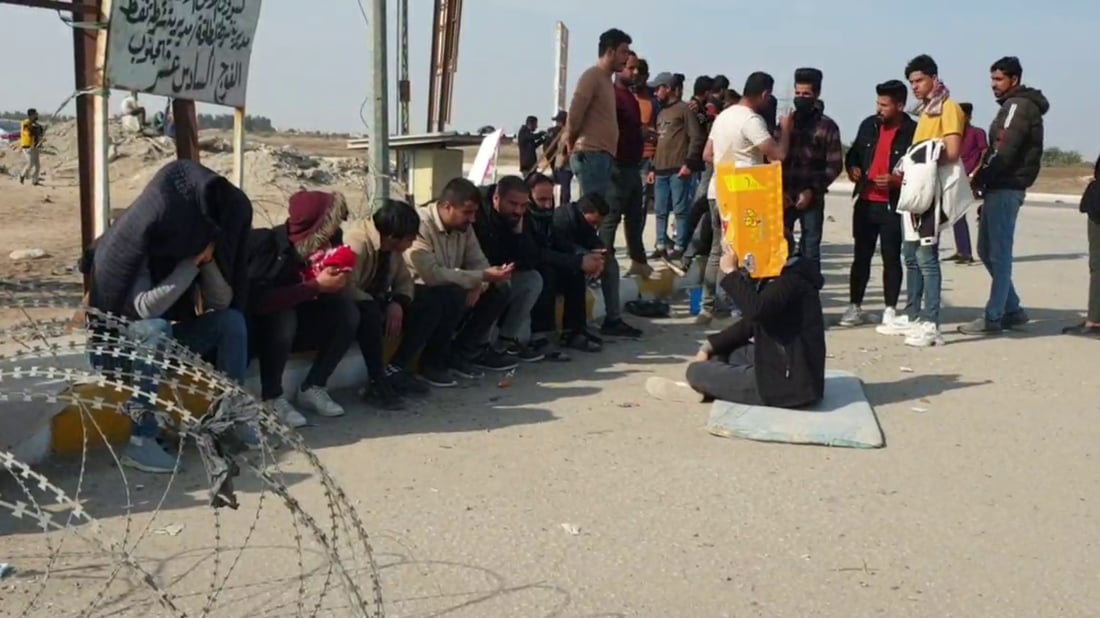 مصفى السماوة النفطي مغلق منذ يومين للمطالبة بتجديد عقود الأجراء (صور)