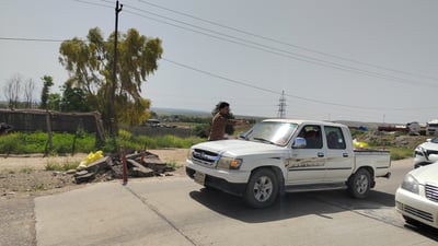 خۆبەخشانە چوار ھەزار کیسە خۆڵیان بەسەر گەشتیاراندا دابەشکرد