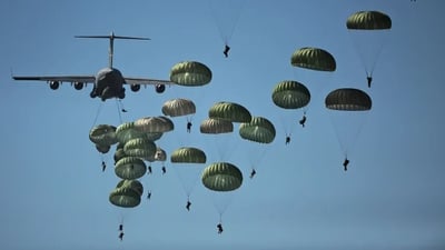ترامب لن يسحب القوات المظلية والدفاع الجوي رغم أنها منهكة جداً