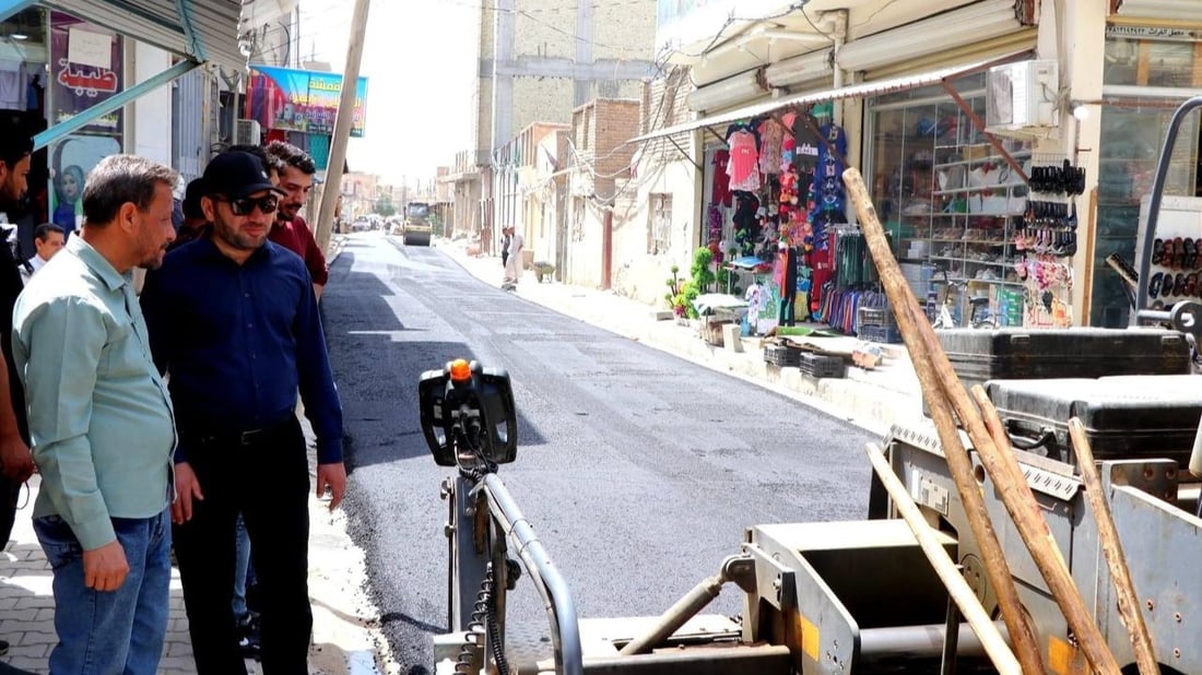 تبليط أقدم أحياء المشخاب.. طريق السوق الكبير أسهل وأجمل (صور)