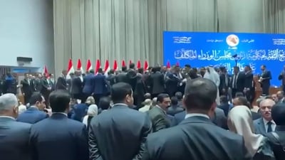 شەڕی دەستەویەخەی ناو پەرلەمان دەنگدانی لەسەر حکومەتەکەی زەیدی دواخست