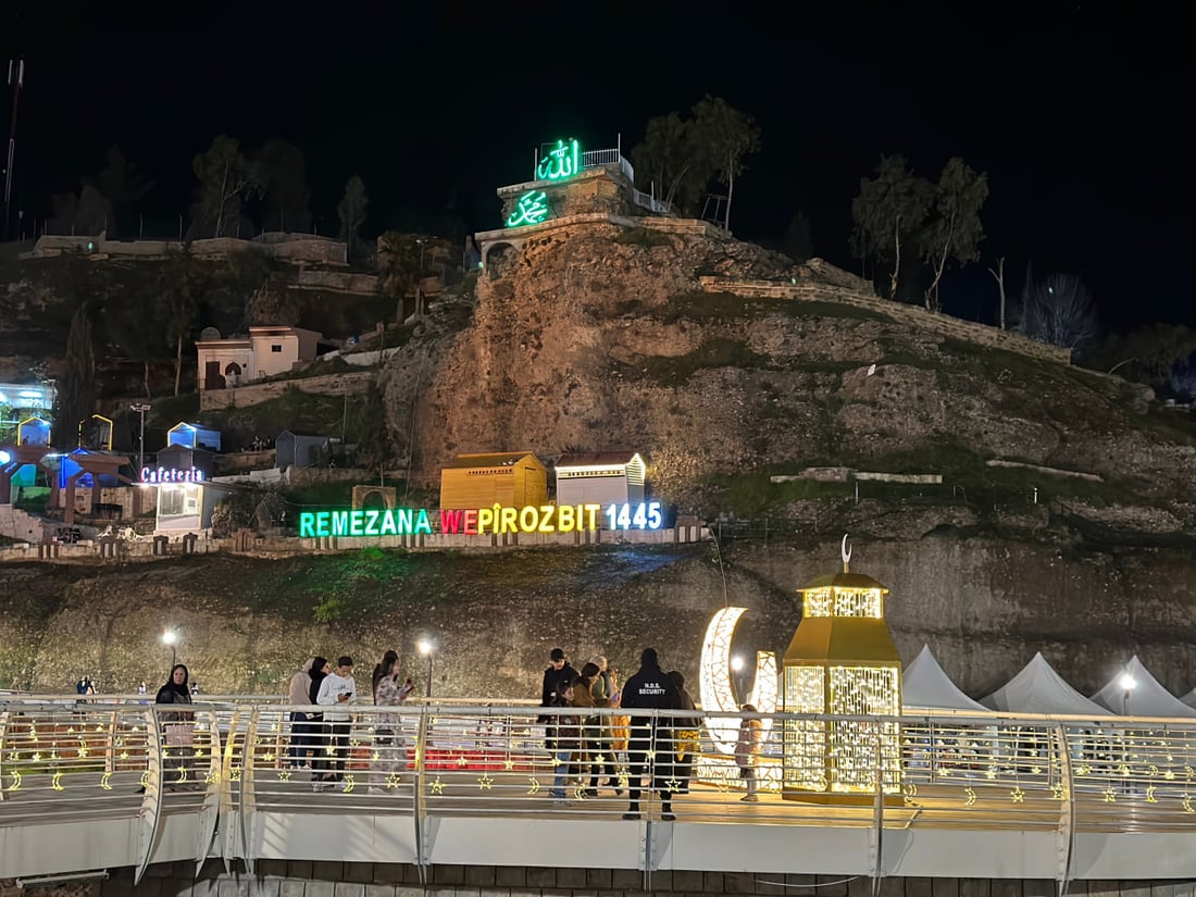 صور من ليالي رمضان الساحرة على ضفة الخابور في زاخو.. العوائل تتنزه قبل السحور