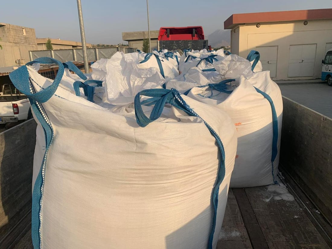 صور من منفذ “رابرين” في السليمانية: ضبط شحنة كيماوية داخل أكياس “ملح إيراني”