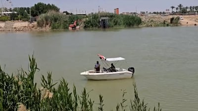 الأنبار تنشر الزوارق على ضفاف الفرات بعد ارتفاع مناسيب المياه: السباحة ممنوعة