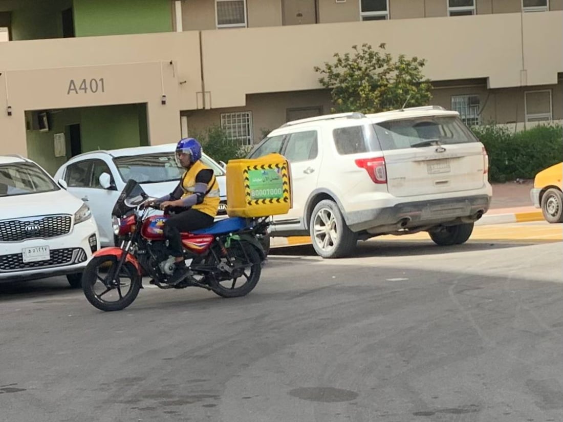 الدليفري لا ينام في بسماية.. 500 “طلبية” في اليوم والحراس حفظوا كل الوجوه (صور)