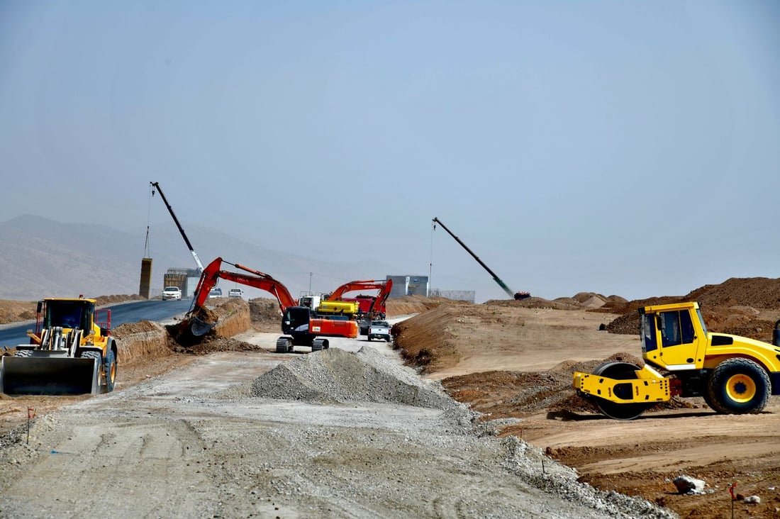 كاركردن له دووسایدی کەسنەزان- گۆمپەسپان گەیشتووەتە هەورازە نەفت