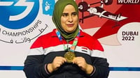 من على كُرسيها.. 