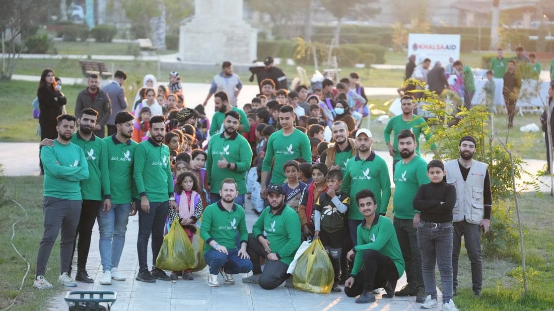 ذكرى يوم النصر.. مناسبة لتوزيع الملابس والحقائب على 500 يتيم في الموصل