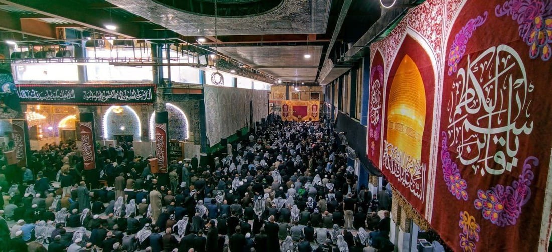 صور: حشود كبيرة في ذكرى وفاة الإمام القاسم.. وأهل المدينة يفتحون بيوتهم