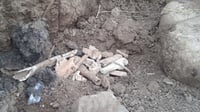 بە نیەتی دۆزینەوەی زێڕ کەسانی نەناسراو شوێنەوارێک هەڵ...