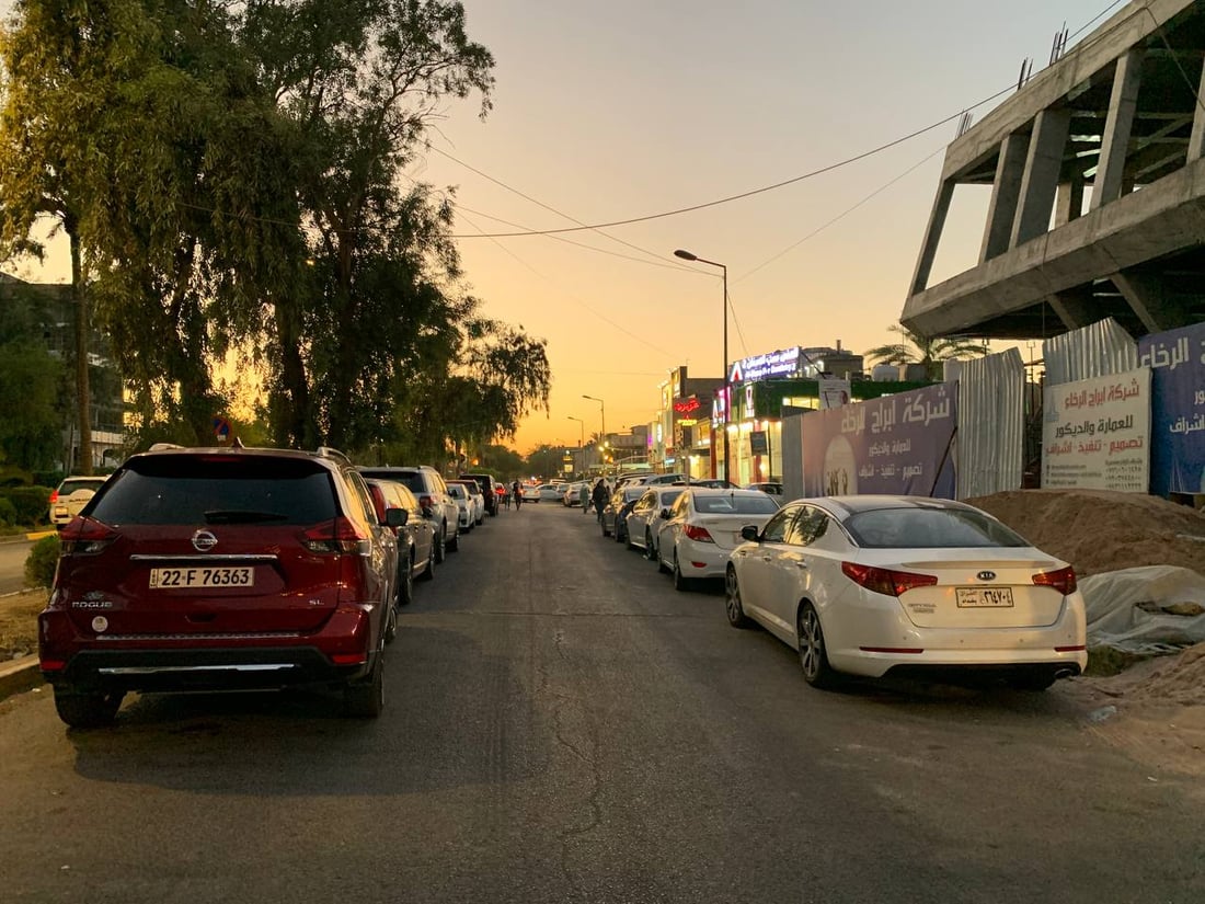 شرطي مرور حائر بـ “فوضى الأربع شوارع” وسط بغداد: نحن في “ورطة” (صور)