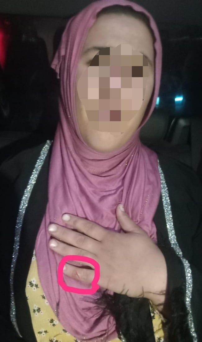 امرأة تذبح عروساً بالسكين في حظيرة أبقار بصلاح الدين